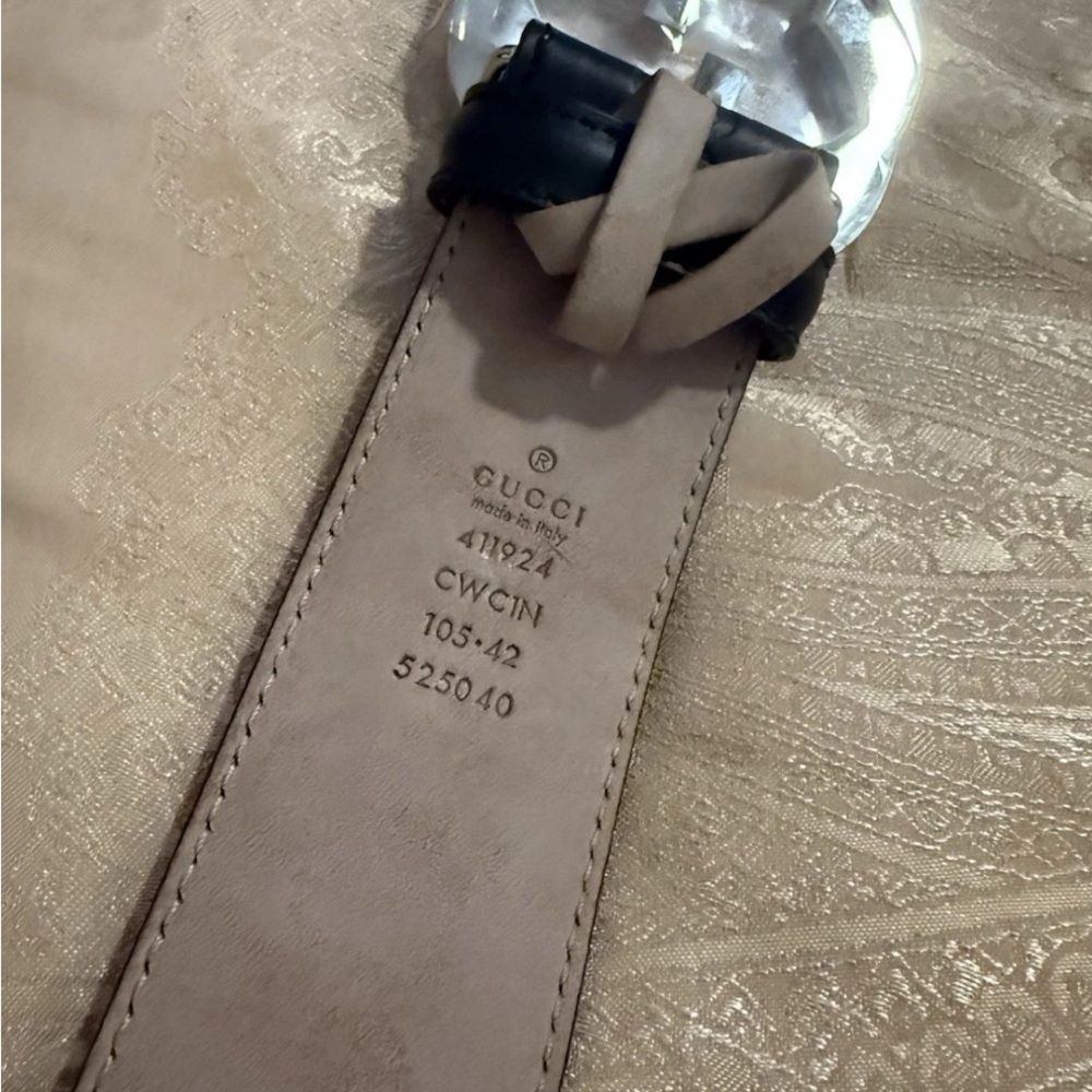 Gucci Embossed Black Belt with Silver Logo Buckle - Picture 4 of 5
